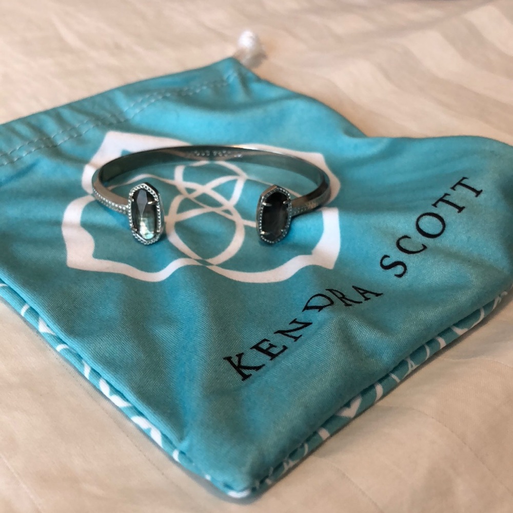 Authentic Kendra Scott Cuff w/ Pouch